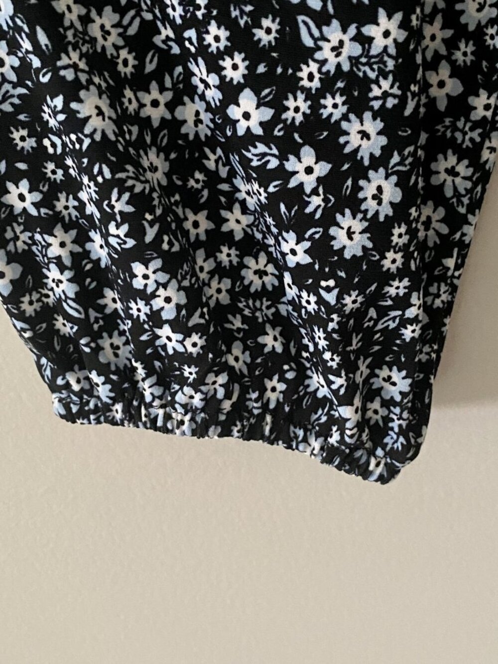 Vince Camuto Balloon Sleeve Knit Top - Picture 6 of 8